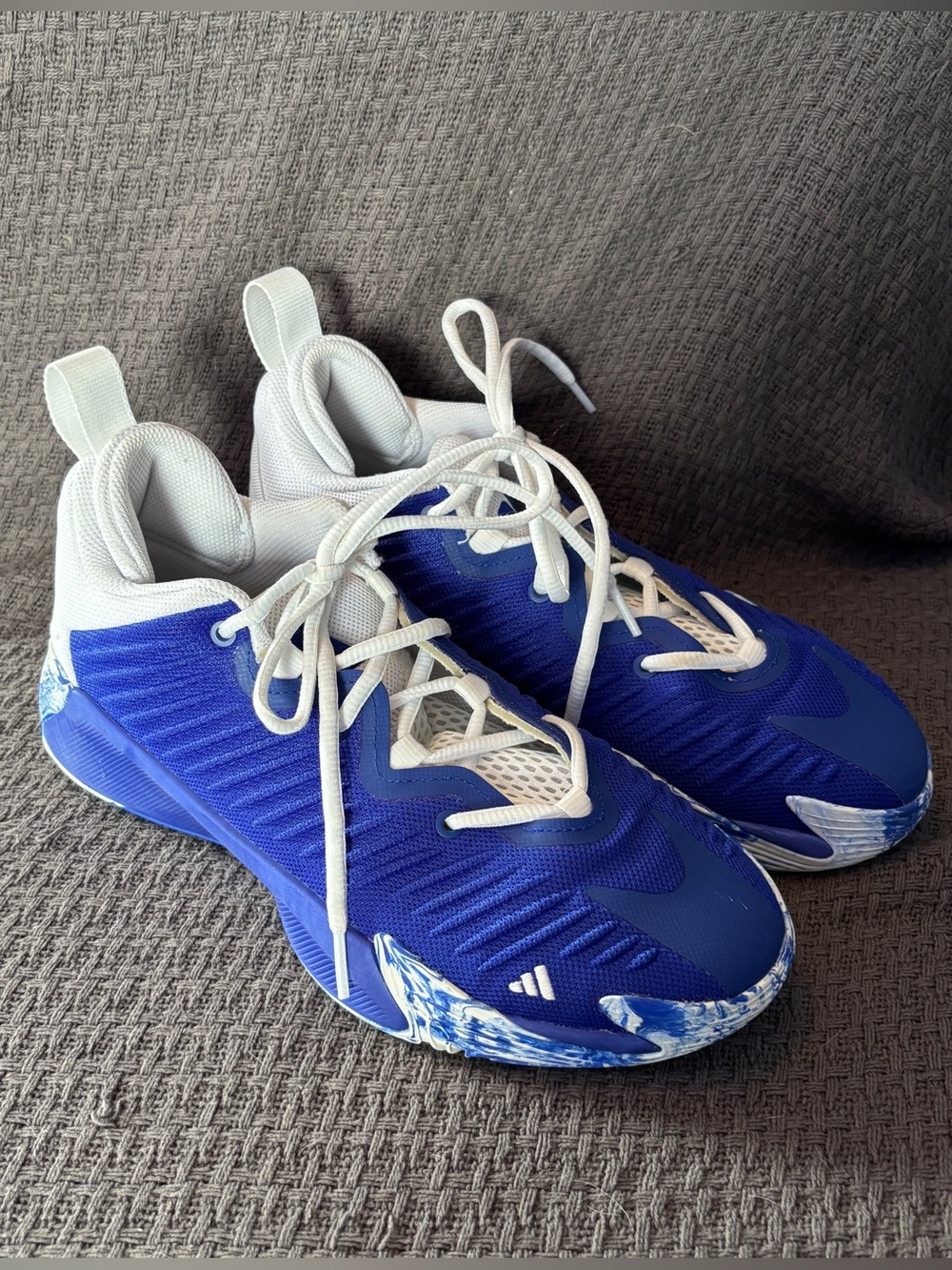 Adidas Men’s Initiation Blue and White Basketball Sneackers Lucid Blue Size 8.5